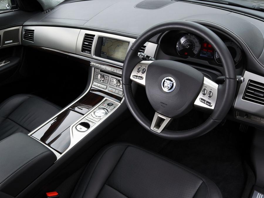  Jaguar XF Diesel S 2009 года  (фото 4 из 82)